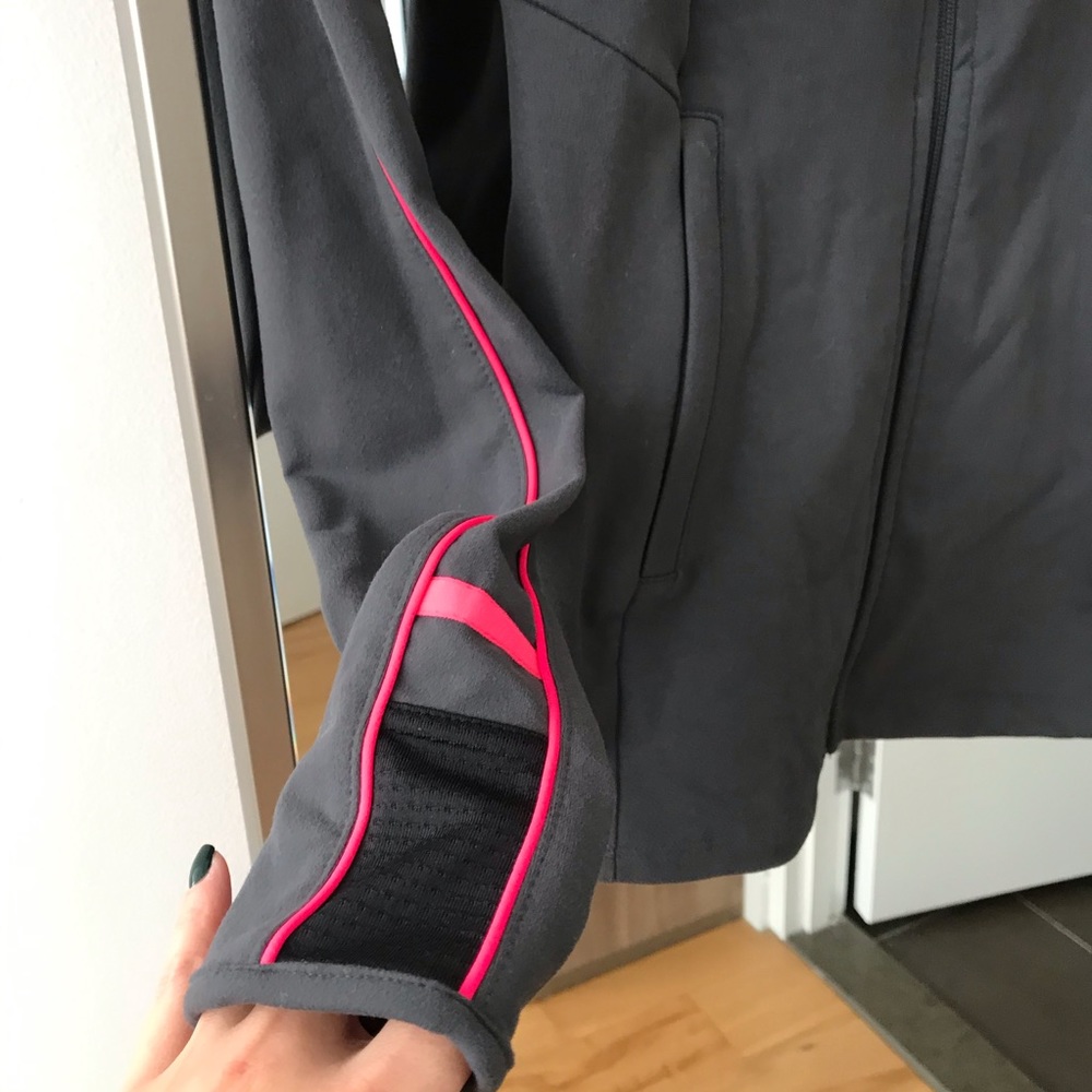 NWOT workout jacket - Picture 7 of 8